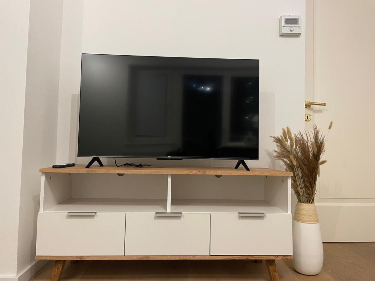 80M2 Apartment With Balcony & Free Netflix Bécs Kültér fotó