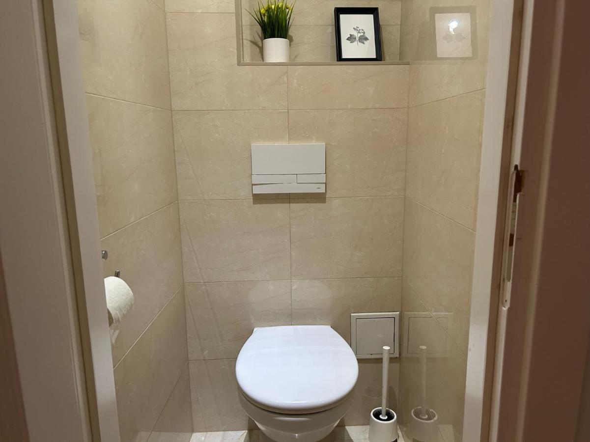 80M2 Apartment With Balcony & Free Netflix Bécs Kültér fotó